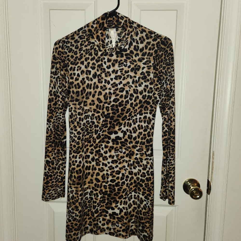 Si Style, Leopard Print, Size Medium, Short Mock Turtle Neck Dress